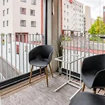 Kotimaailma - Avara Ja Valoisa Kolmio Saunalla Laehellae Helsingin Keskustaa